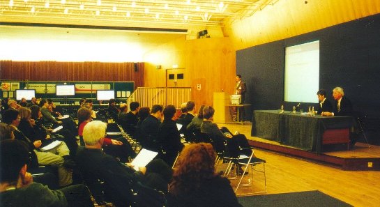 Lorcan Dempsey speaking at the launch