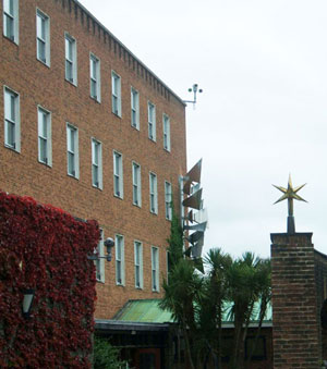 photo (28KB) : Queen’s Building Exeter University where the CIG Conference took place